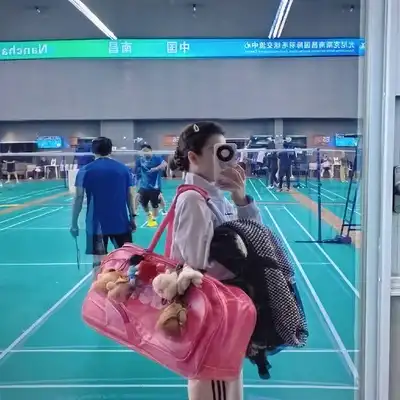 余博龙